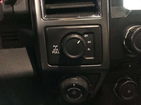 Used 2017 Ford F150 XLT w/ Equipment Group 302A Luxury AWD/4WD image 14