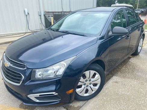 Used 2015 Chevrolet Cruze LS FWD image 1