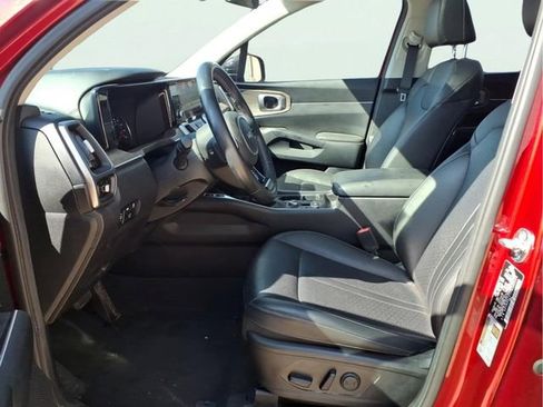 Used 2023 Kia Sorento EX w/ Panoramic Sunroof Package image 19