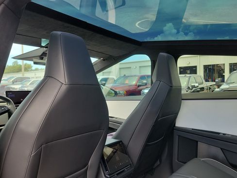 Used 2024 Tesla Cybertruck Cyberbeast AWD/4WD image 12