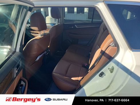 Used 2017 Subaru Outback 3.6R Touring w/ Popular Package #5A AWD/4WD image 9