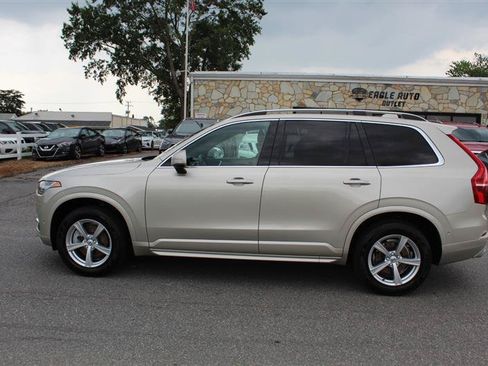 Used 2017 Volvo XC90 T5 Momentum AWD/4WD image 4