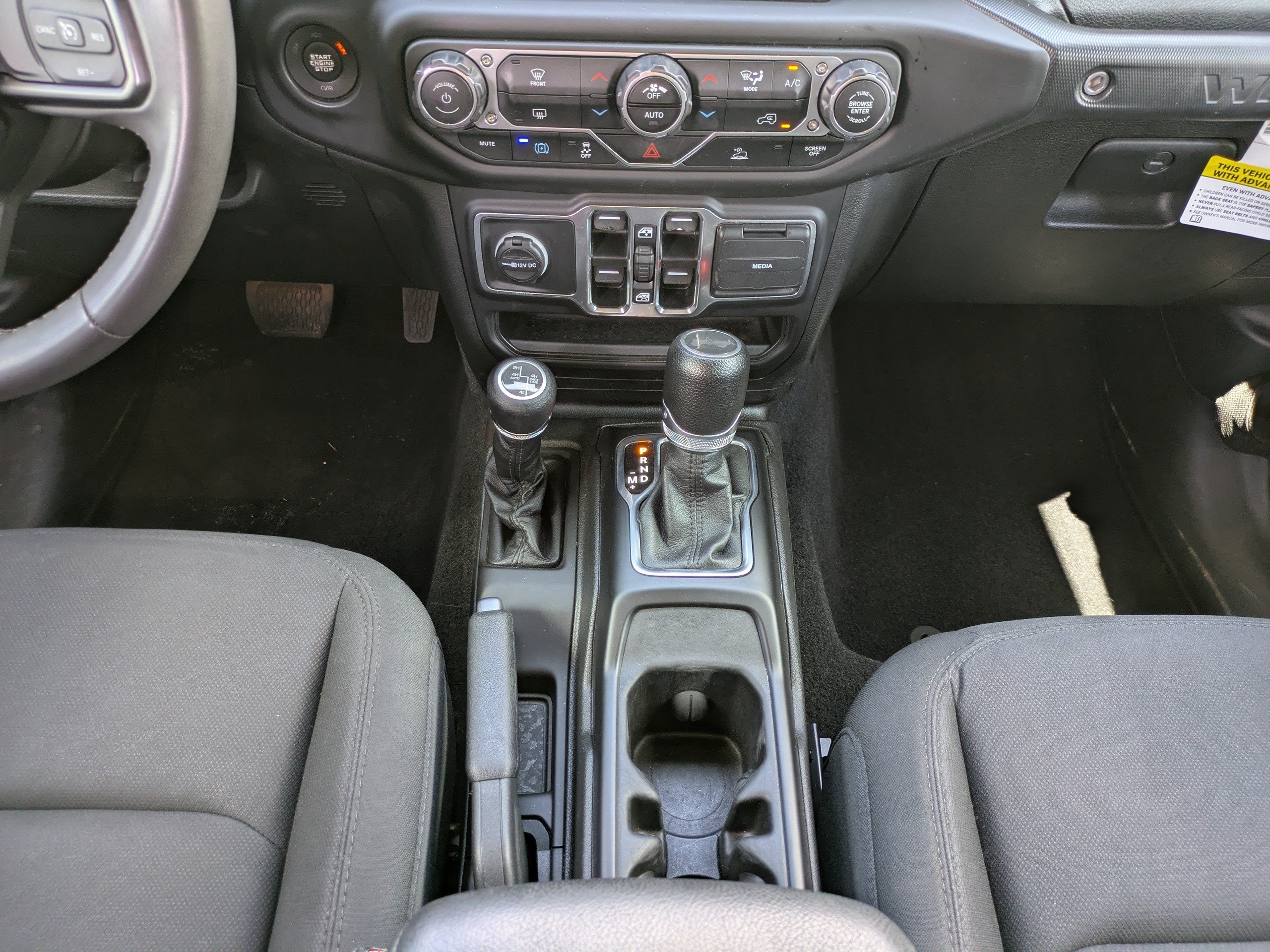Used 2023 Jeep Wrangler Unlimited AWD/4WD image 17