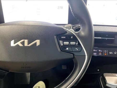 Used 2024 Kia EV6 Light AWD/4WD image 23