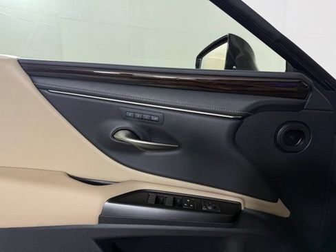 Used 2019 Lexus ES 300h w/ Premium Package FWD image 27