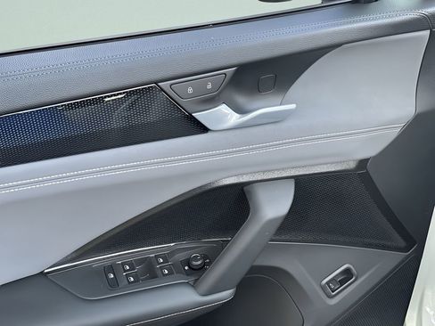 New 2026 Volkswagen Tiguan SE R-Line image 13