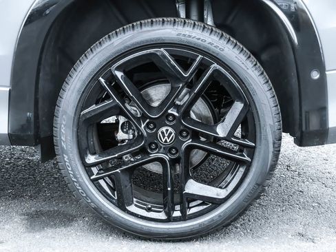 New 2025 Volkswagen Tiguan SE R-Line image 22