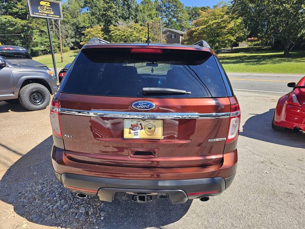 Used 2015 Ford Explorer XLT w/ Equipment Group 202A FWD image 9