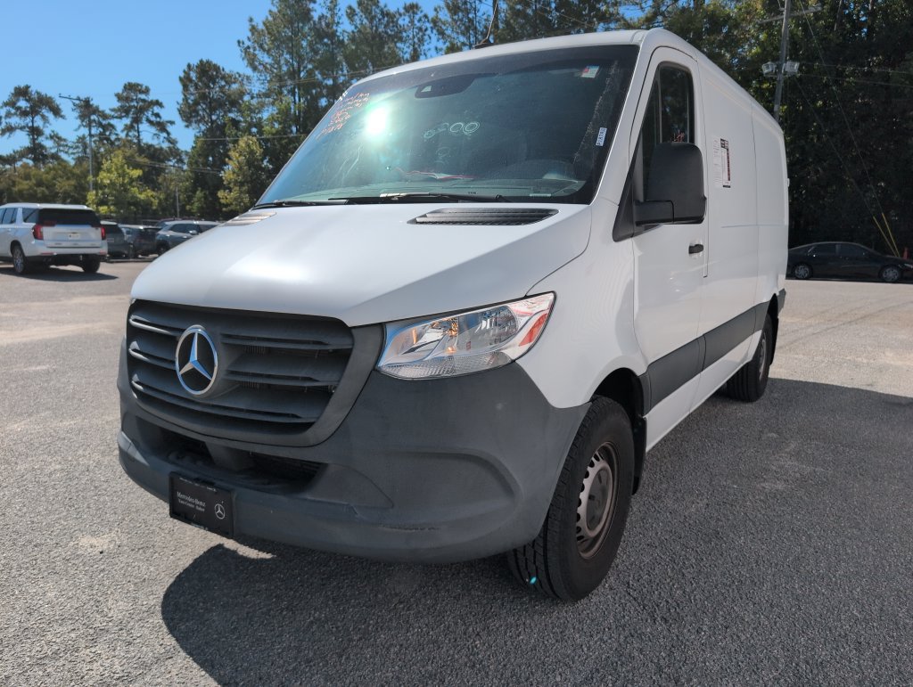 Used 2023 Mercedes-Benz Sprinter 1500 image 4