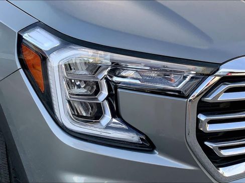 Used 2023 GMC Terrain SLT AWD/4WD image 26