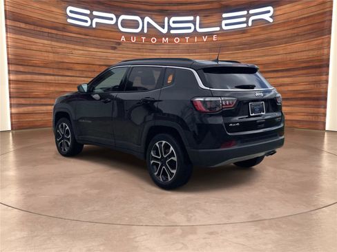 Used 2022 Jeep Compass Limited image 3