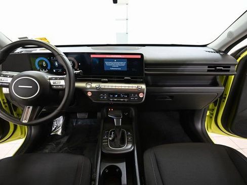 Used 2024 Hyundai Kona SEL image 2