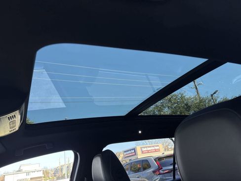 Used 2023 Volkswagen Tiguan SEL R-Line image 27