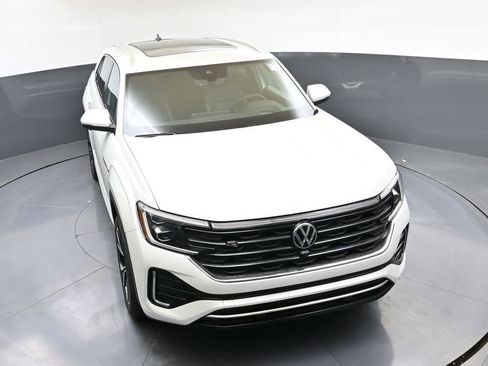 Used 2025 Volkswagen Atlas Cross Sport SEL Premium R-Line image 43