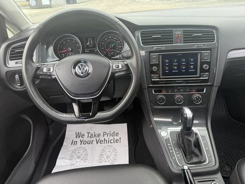 Used 2020 Volkswagen Golf 4-Door image 16