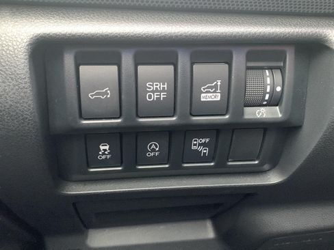 Used 2021 Subaru Forester Limited w/ Popular Package #3 AWD/4WD image 9