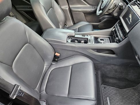 Used 2019 Jaguar F-PACE Premium AWD/4WD image 17