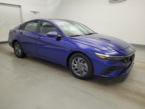 Used 2024 Hyundai Elantra SEL image 11