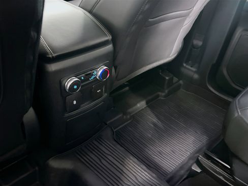 Used 2022 Ford Explorer XLT w/ Equipment Group 202A image 26