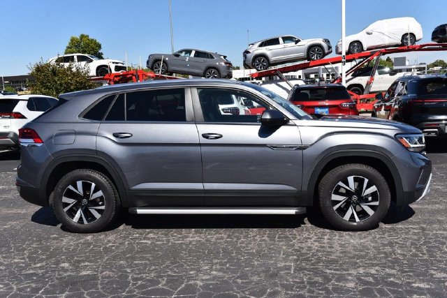 Certified 2023 Volkswagen Atlas Cross Sport SE AWD/4WD image 5