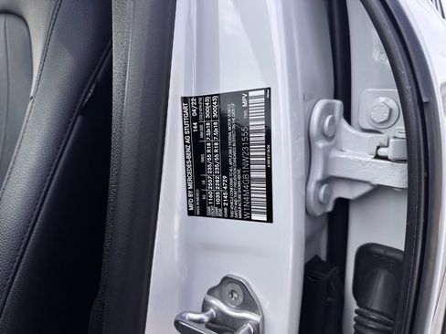Used 2022 Mercedes-Benz GLB 250 image 26