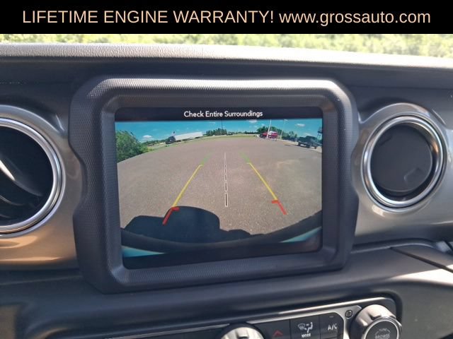 Used 2019 Jeep Wrangler Unlimited Sahara w/ Uconnect 4C Nav & Sound Group AWD/4WD image 14