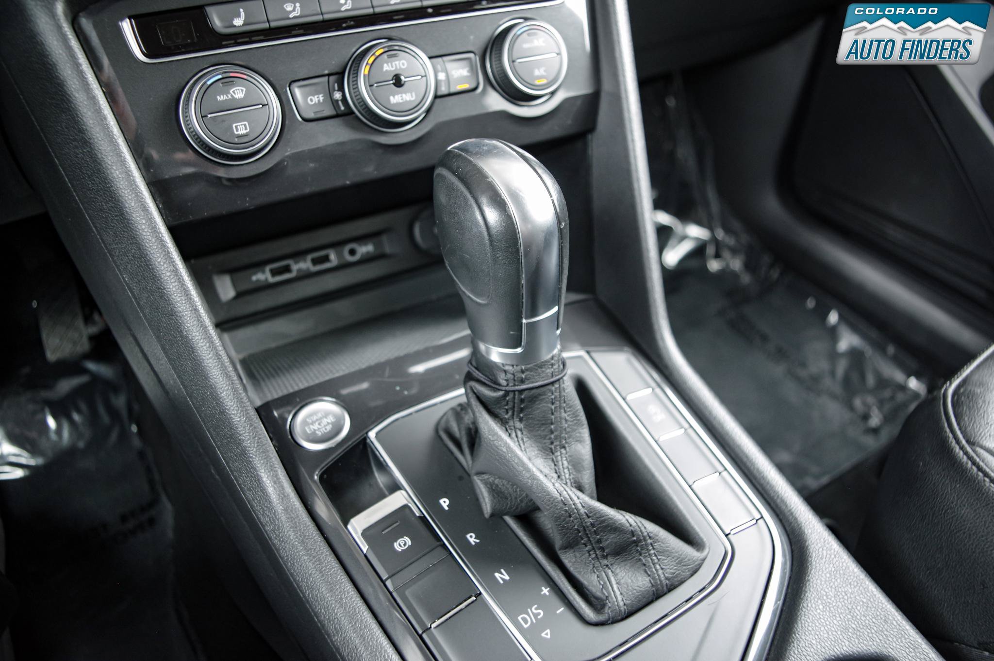 Used 2019 Volkswagen Tiguan SE FWD image 19