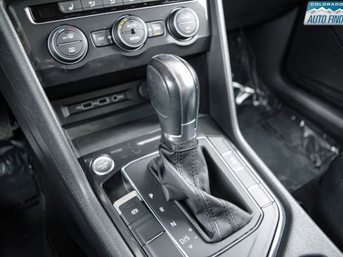 Used 2019 Volkswagen Tiguan SE FWD image 19