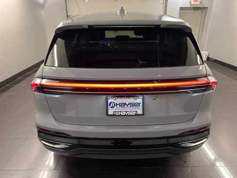 Used 2026 Lincoln Nautilus Premier w/ Equipment Group 102A image 5