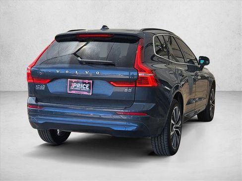 Used 2022 Volvo XC60 B5 Momentum w/ Advanced Package FWD image 6