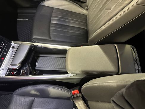 Used 2019 Audi e-tron Premium Plus image 21