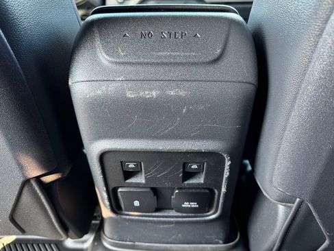 Used 2023 Ford Bronco Badlands image 27