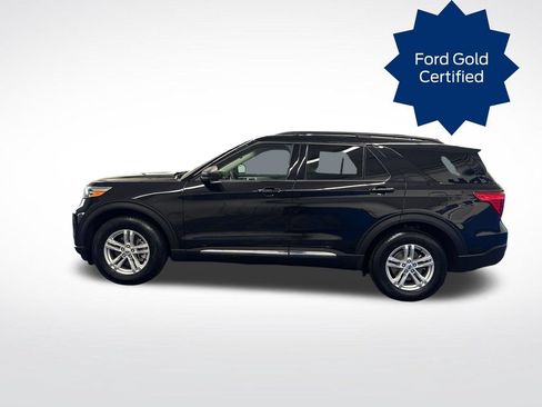 Used 2023 Ford Explorer XLT AWD/4WD image 2