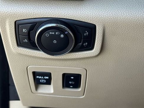 Used 2019 Ford F150 Lariat w/ Trailer Tow Package image 17