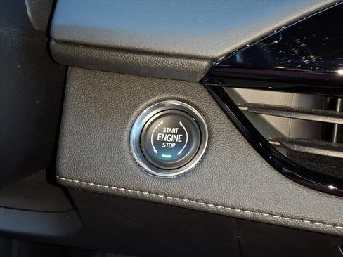 Used 2025 Buick Enclave Avenir w/ Trailering Package, 5000 lbs. FWD image 13