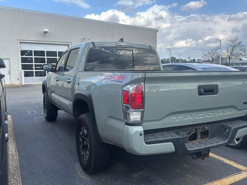 Used 2022 Toyota Tacoma TRD Off-Road w/ Technology Package image 14