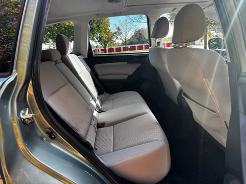 Used 2017 Subaru Forester 2.5i Premium w/ All-Weather Package image 16