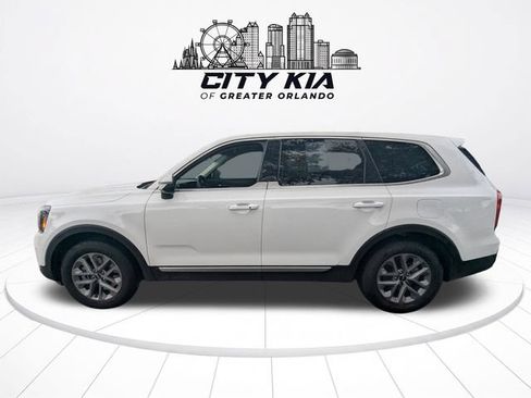 Certified 2023 Kia Telluride LX FWD image 3
