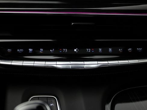 Used 2024 Cadillac Escalade V w/ LPO, ONYX Package image 34