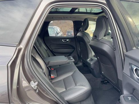 Certified 2025 Volvo XC60 B5 Plus image 11