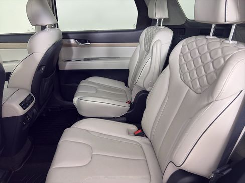 Used 2022 Hyundai Palisade Limited w/ Cargo Package image 7