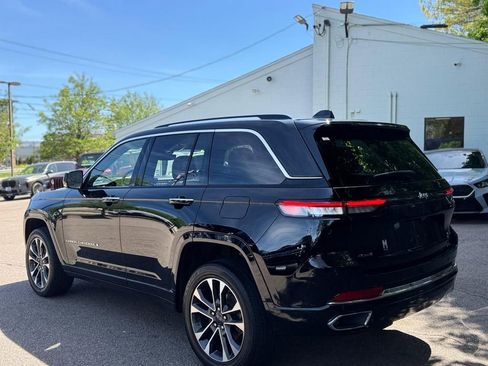 Used 2023 Jeep Grand Cherokee Overland AWD/4WD image 4