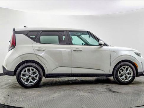 Used 2023 Kia Soul LX w/ Option Group 015 image 12