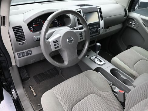 Used 2020 Nissan Frontier SV image 21