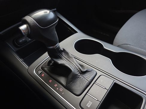 Used 2017 Kia Sorento L image 18