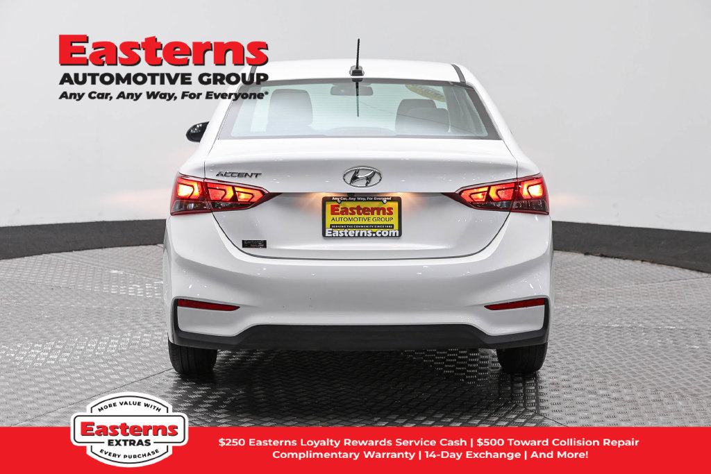 Used 2022 Hyundai Accent SEL FWD image 7