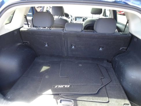 Used 2017 Kia Niro LX image 18