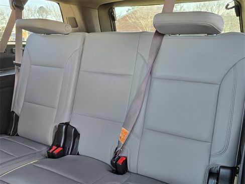 Used 2021 Chevrolet Suburban Z71 w/ Z71 Off-Road Package image 26