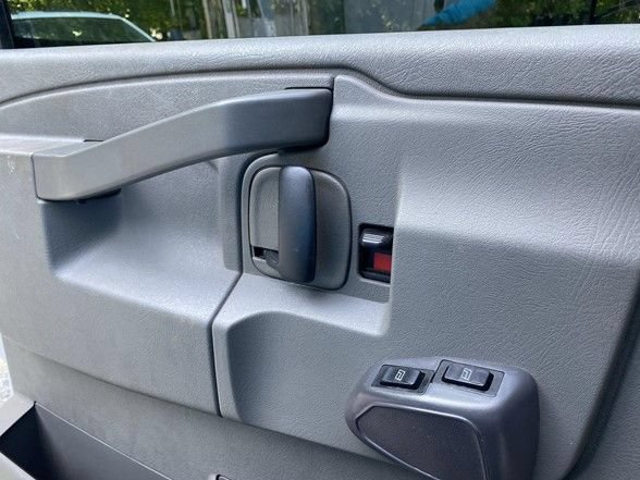 Used 2020 Chevrolet Express 3500 Extended w/ Driver Convenience Package RWD image 17