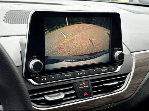 New 2024 Nissan Altima 2.5 SV image 8